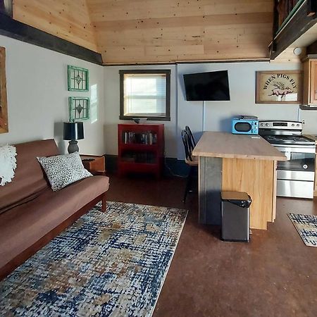 Rustic Hendersonville Farm Studio With Private Deck Экстерьер фото
