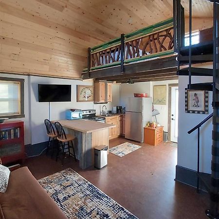 Rustic Hendersonville Farm Studio With Private Deck Экстерьер фото