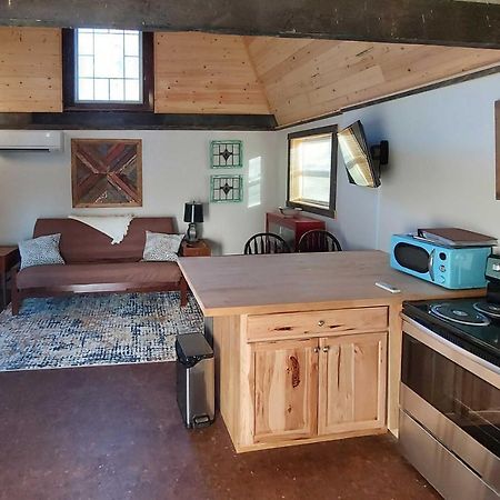 Rustic Hendersonville Farm Studio With Private Deck Экстерьер фото