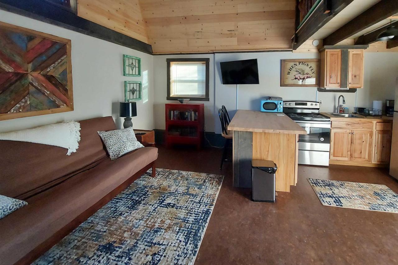 Rustic Hendersonville Farm Studio With Private Deck Экстерьер фото