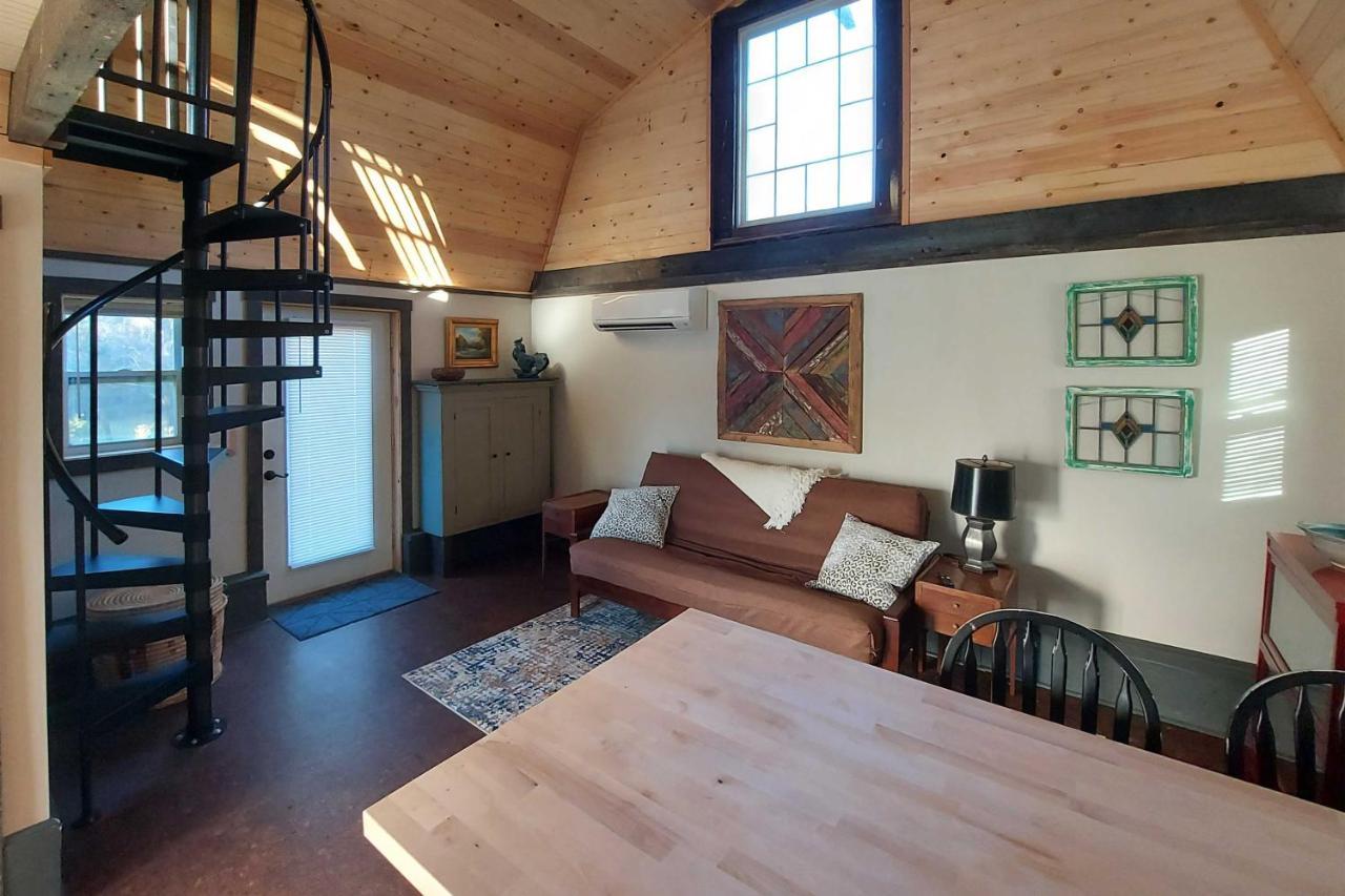 Rustic Hendersonville Farm Studio With Private Deck Экстерьер фото