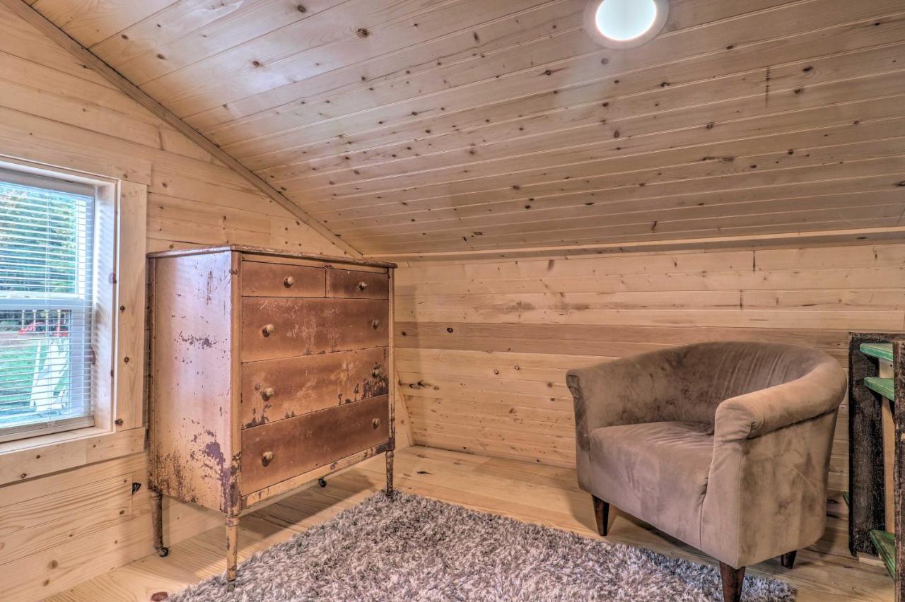 Rustic Hendersonville Farm Studio With Private Deck Экстерьер фото