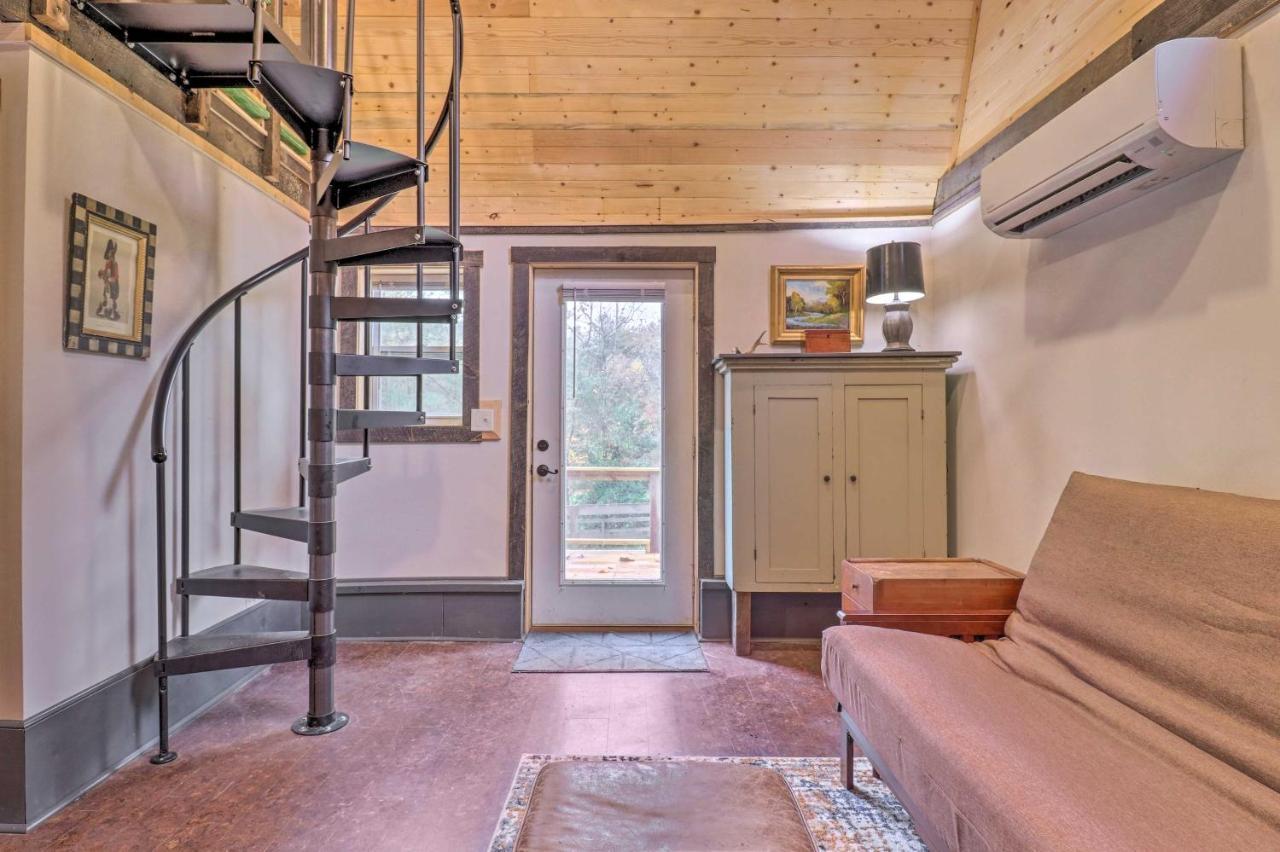 Rustic Hendersonville Farm Studio With Private Deck Экстерьер фото