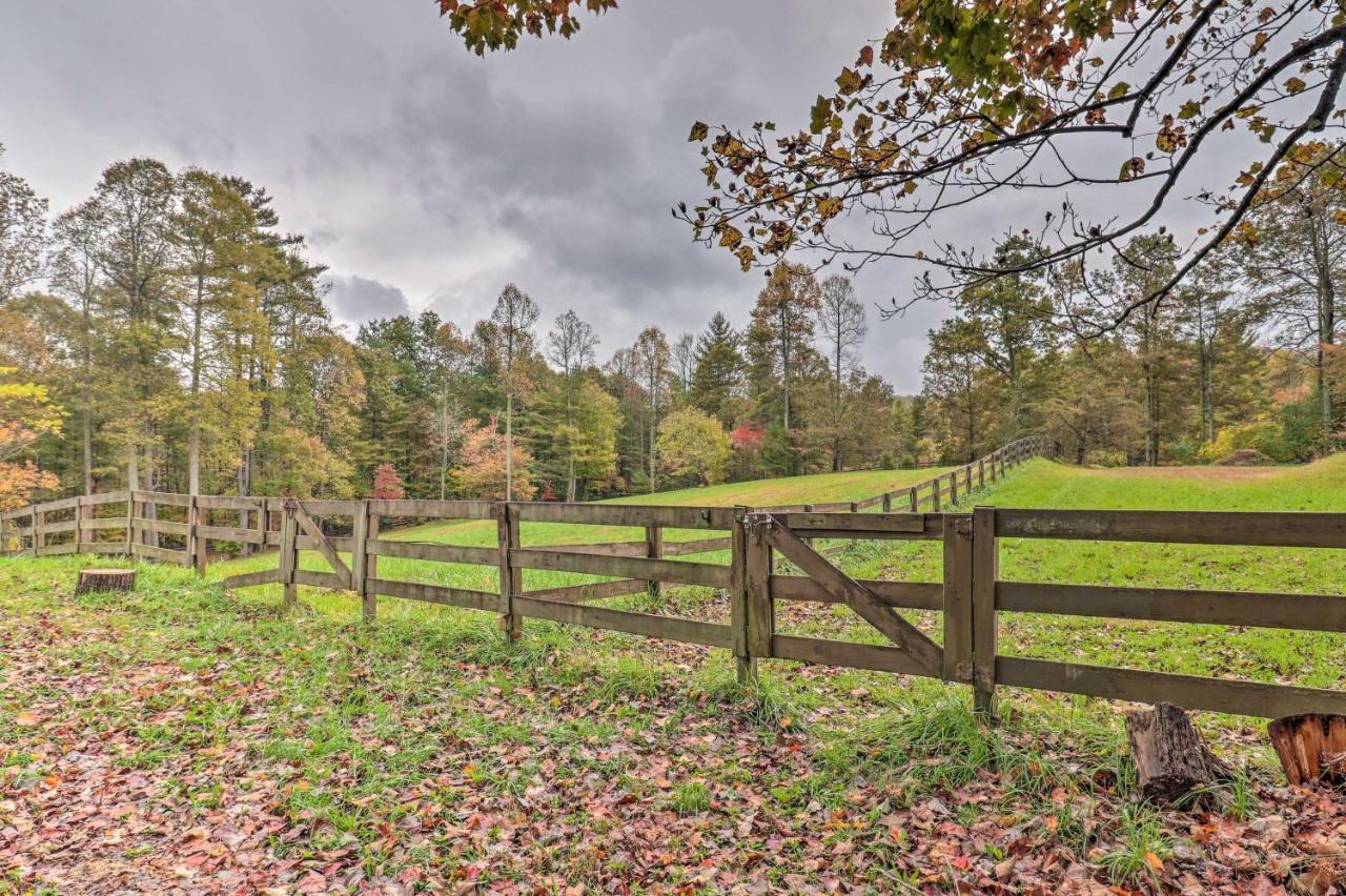 Rustic Hendersonville Farm Studio With Private Deck Экстерьер фото