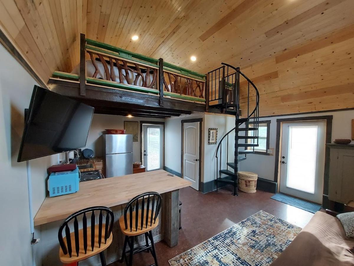 Rustic Hendersonville Farm Studio With Private Deck Экстерьер фото