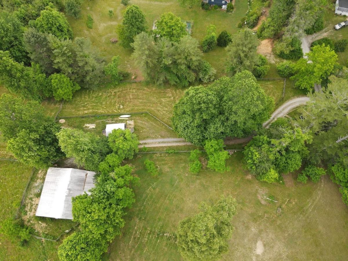 Rustic Hendersonville Farm Studio With Private Deck Экстерьер фото